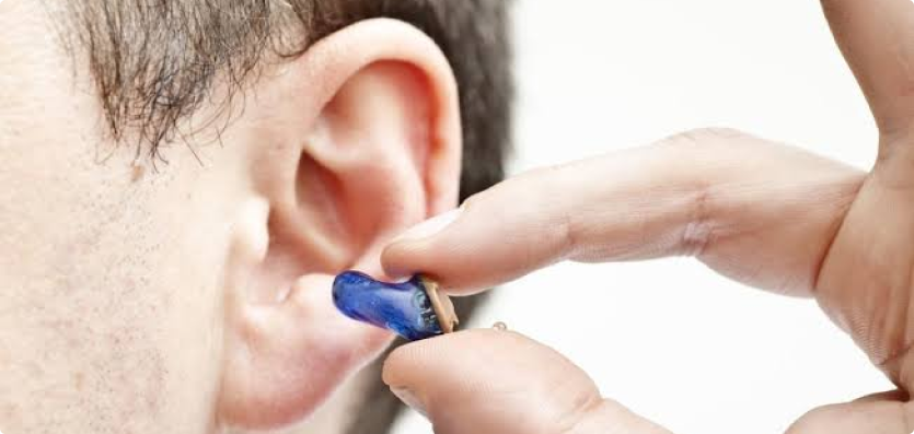 أمراض الأذن ومشكلات السمع عند الأطفال والبالغيين و الكبار